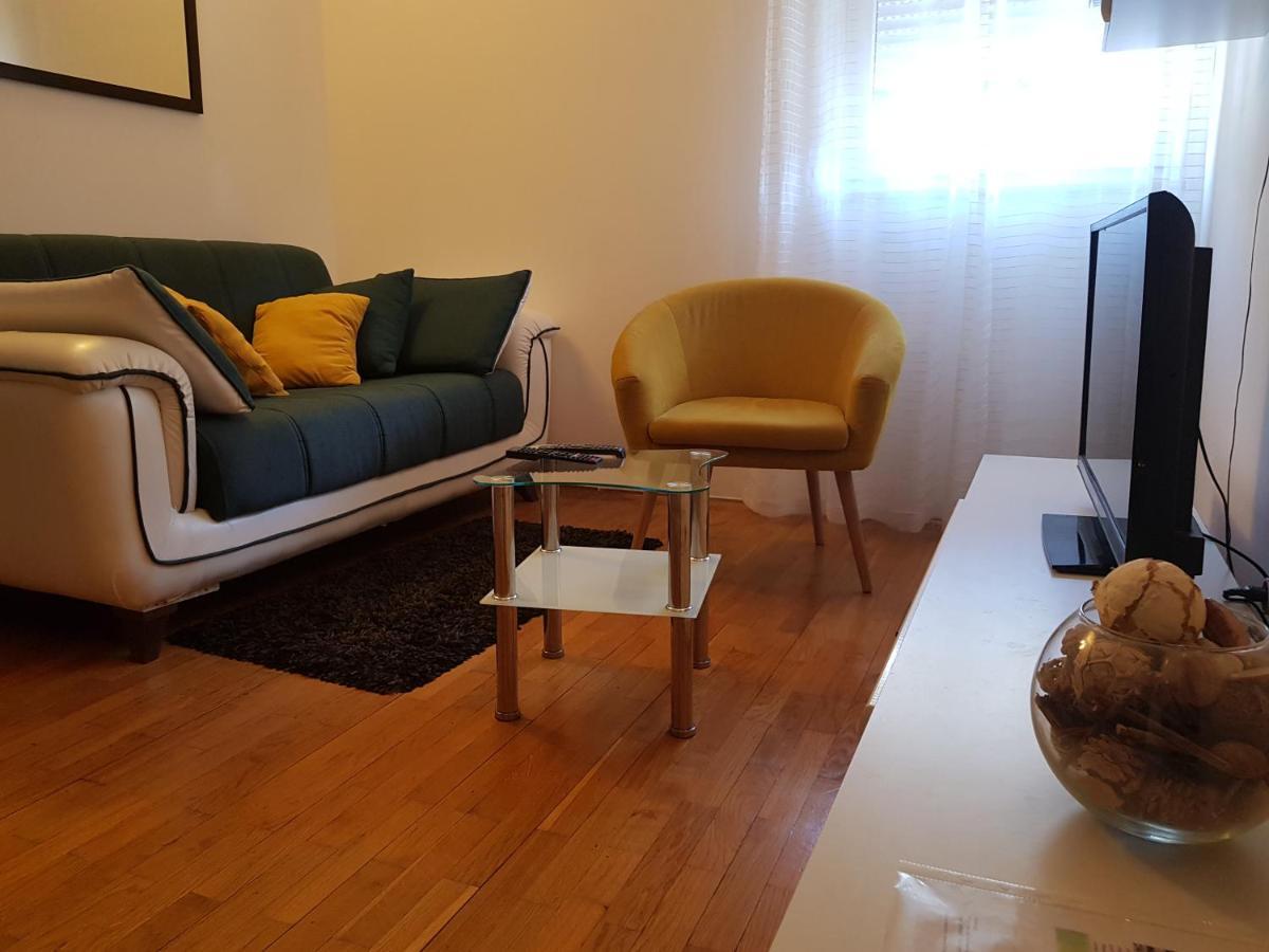 Apartment Milena Omiš Esterno foto