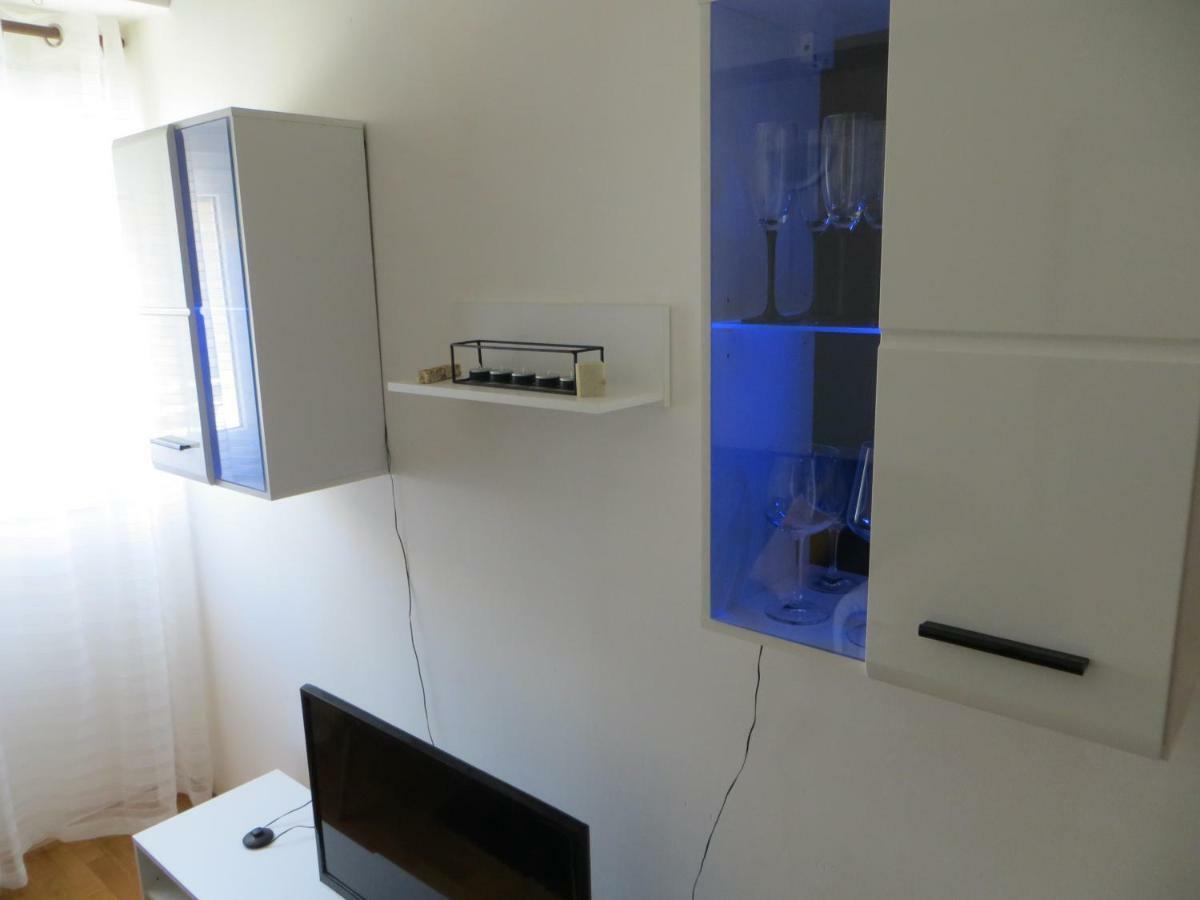 Apartment Milena Omiš Esterno foto