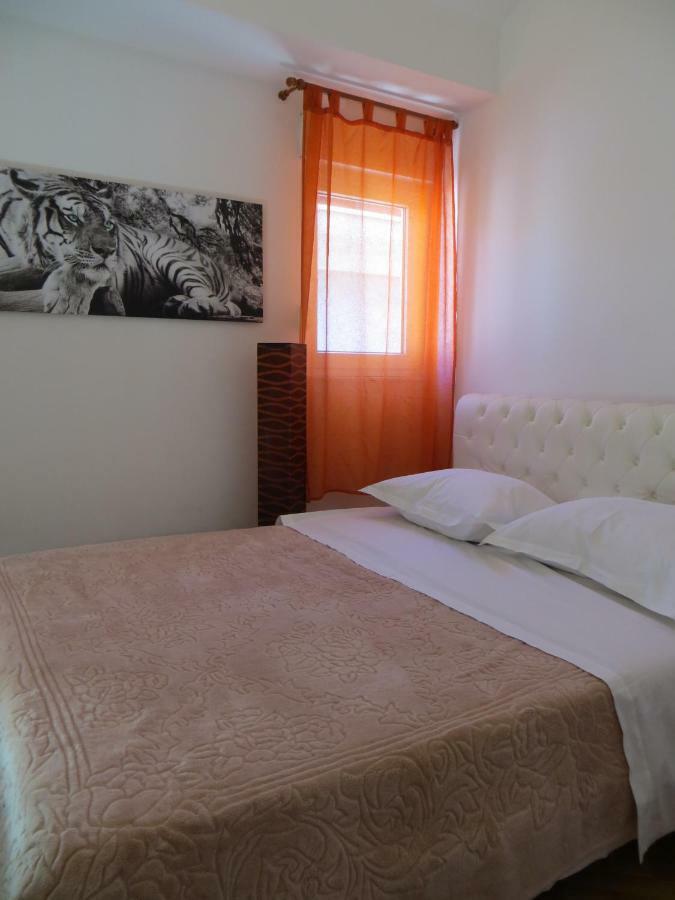 Apartment Milena Omiš Esterno foto
